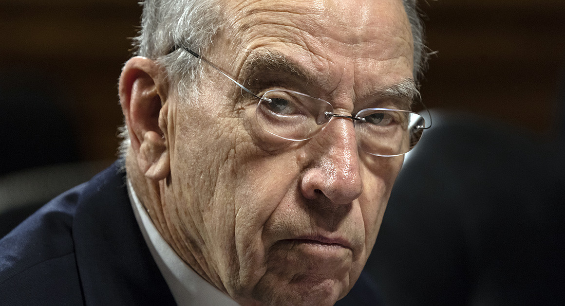 Grassley pitches new DOJ reporting mandate in Mueller protection bill