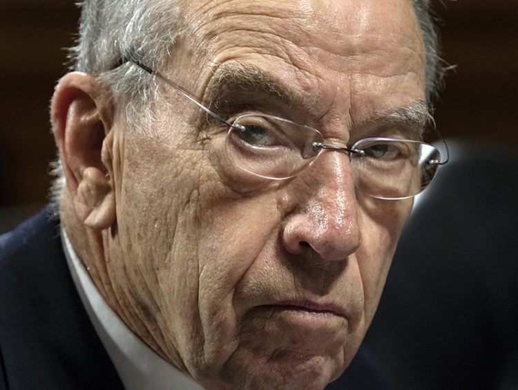Grassley pitches new DOJ reporting mandate in Mueller protection bill