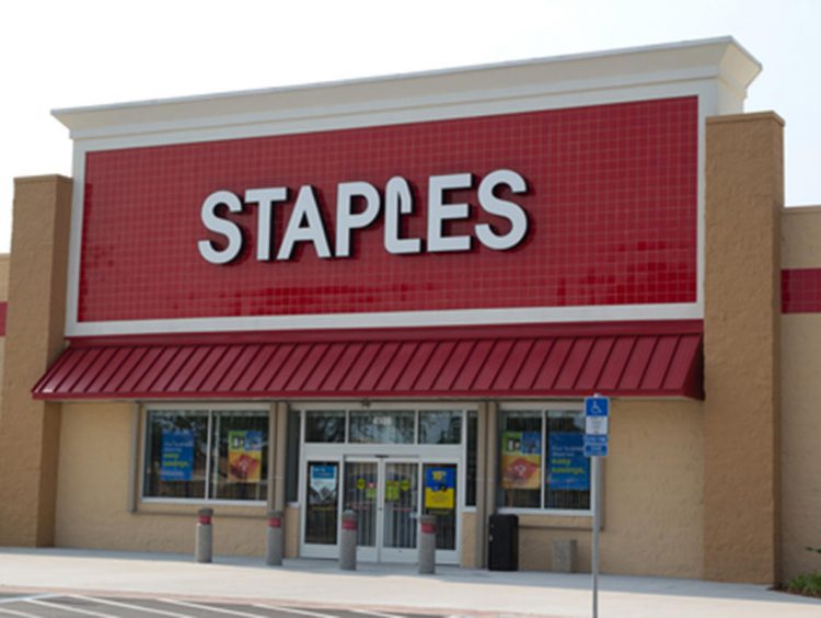She’s pregnant with twins. Staples thought belly was stash of stolen goods, she says